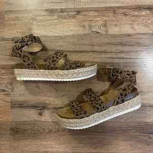 Cheetah platform open-toe sandal